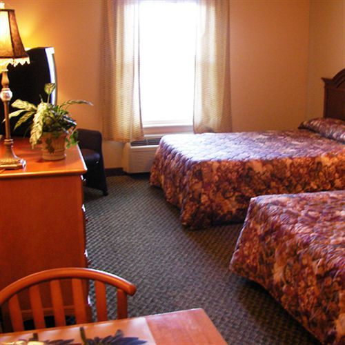 Days Inn & Suites By Wyndham Sellersburg Room photo